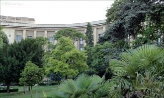 При облицовке фасадов был использован пе