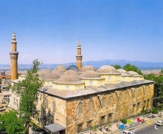 Мечеть Улу-Джами считается одним из глав
