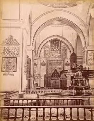 Интерьер мечети в 1880 году.