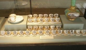 На выставке кроме личных вещей, принадле