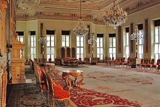 Дворец Йылдыз отделён от основной части 