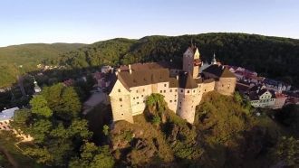 В 1547 году замок Локет был конфискован 