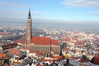 Превосходный вид на Ландсхут, открывающи