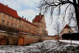 Ландсхут тогда посещали известные менест