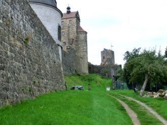 Первой возвели башню Зибеншпицентурм – в