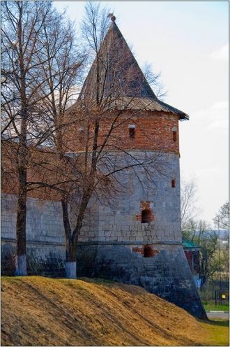 Наугольная северо-западная башня (Караул