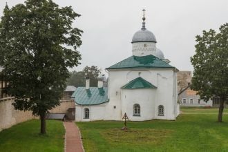 На территории крепости находится Никольс