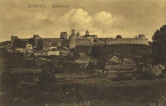 В 1330 г. крепость перестроили в каменну