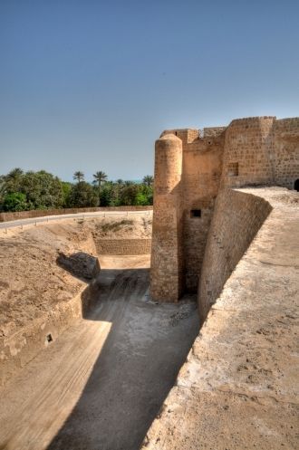 Эти здания были расширены в середине бро