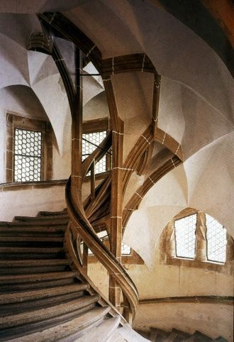 Шестиугольная лестничная башня Альбрехтс