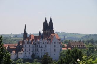 Замок Альбрехтсбург можно считать первым