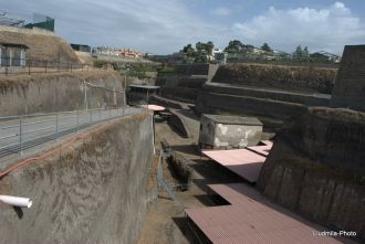 Вилла папирусов - стоящая поодаль от гор