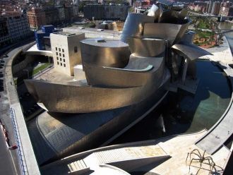 Музей Гуггенхайма в Бильбао, вид сверху.