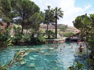 Бассейн Клеопатры – это термальный источ