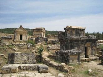 Уже в 17 году н.э. после землетрясения г