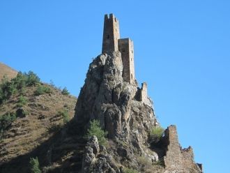 Раньше две башни соединялись подвесным м