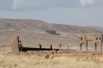 Интересно, что статуи таковых действител