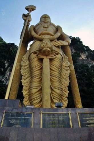 В самой Индии статуя олицетворяет верхов