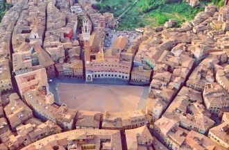 Во времена основания города сюда стекали