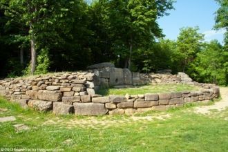 Некоторые верят, что от дольменов можно 