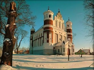 Церков Рождества Богородицы зимой.