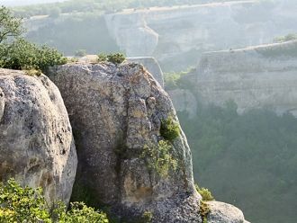 Дорога, ведущая к Эски-Кермен, ответвлял