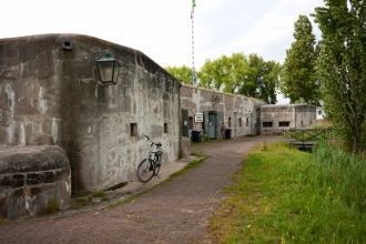 Представляет собой сеть из сорока пяти ф