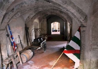 История замка тесно связана с историей Б