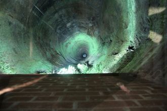 Колодец крепости Кёнигштайн, имеющий 152