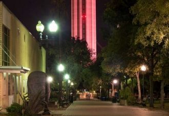 Башня находится в Хемисфайр парке.