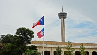 Башня высотой 750 футов - примерно 227 м