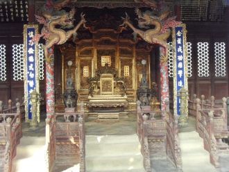 В самом дворце предусмотрен богатый приё