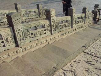 Ворота из тронного зала ведут во второй 