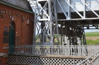 Однако рост тоннажа судов вскоре сделал 