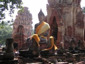 Наравне со всеми защищала город и короле