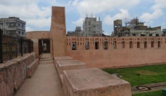 Стены Форта Лалбагх.