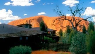 Название Улуру — монолита из песчаника —