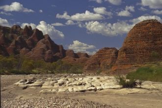 В начале XVII в. сюда проникли первые ев