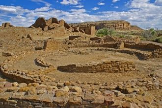 Кроме того, в расположении ряда зданий м