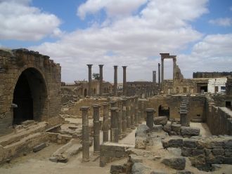 Руины древнего античного города, игравше