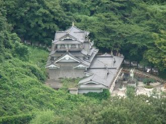 Традиции и история живы в Хиконэ. В горо