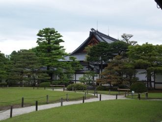 Отдельные здания были возведены для жен 