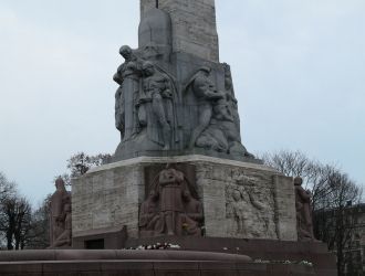 Памятник пережил Вторую Мировую Войну, к