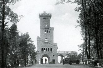 Сохранилось много фотографий разных лет.