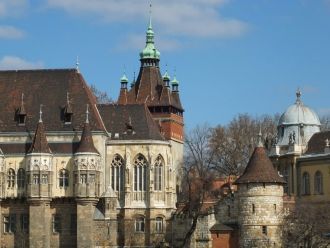 Замок Вайдахуняд в Будапеште получил наз