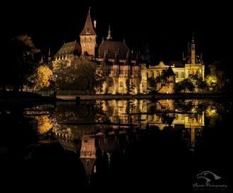 Замок Вайдахуняд в будапештском парке Ва