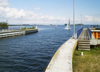 Акведук был открыт в 2002 году для движе