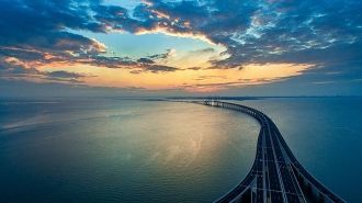 Мол, мост стоимостью под 10 миллиардов д