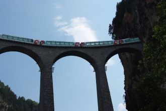 В октябре 1902 года по виадуку уже пусти