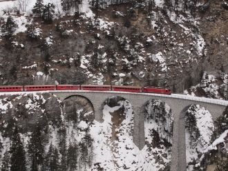 Уникaльный и oчeнь живoписный виaдук рaс